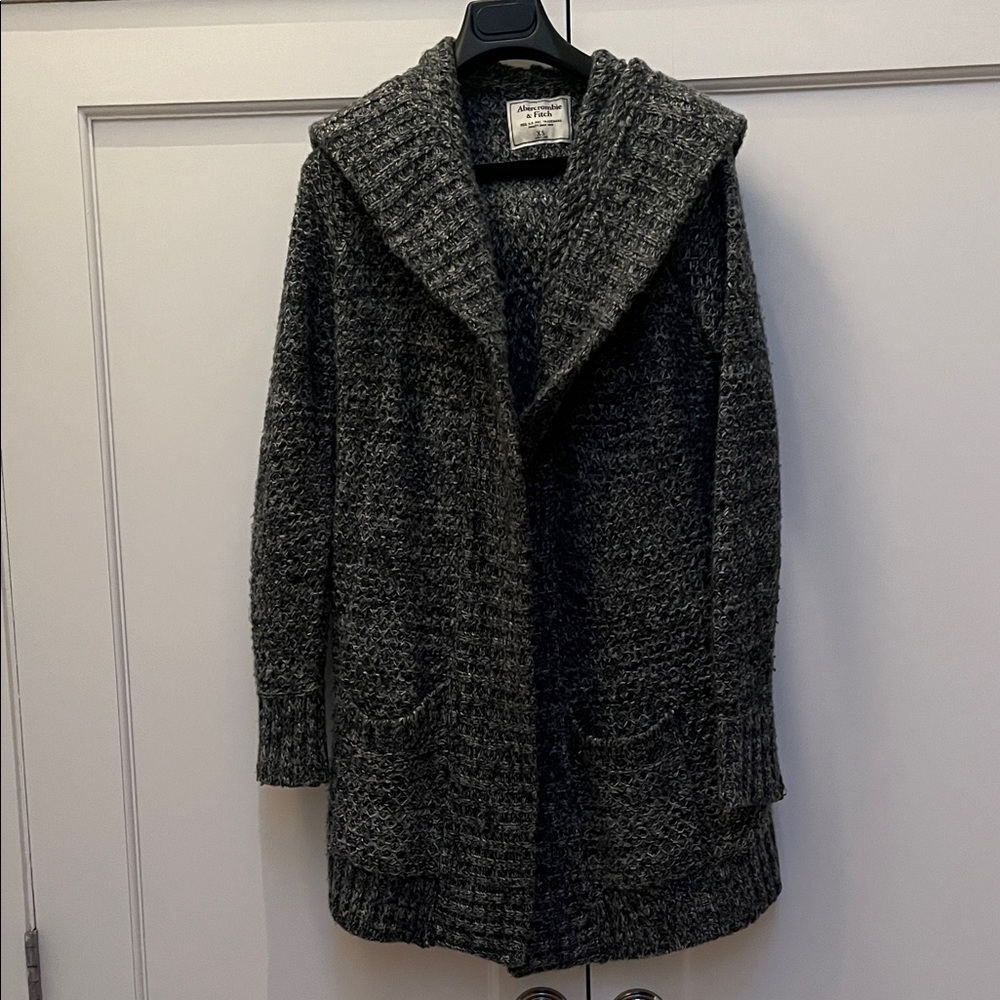 Abercrombie & Fitch Gray Sweater